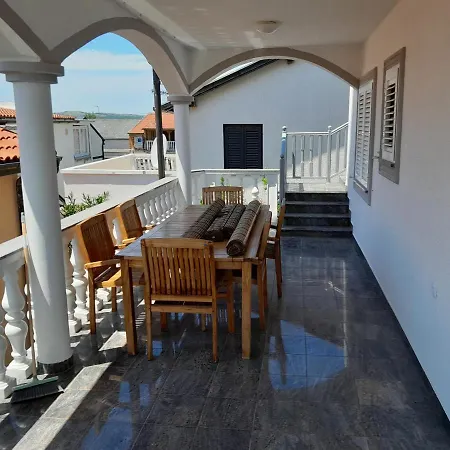 Apartment Aneri *